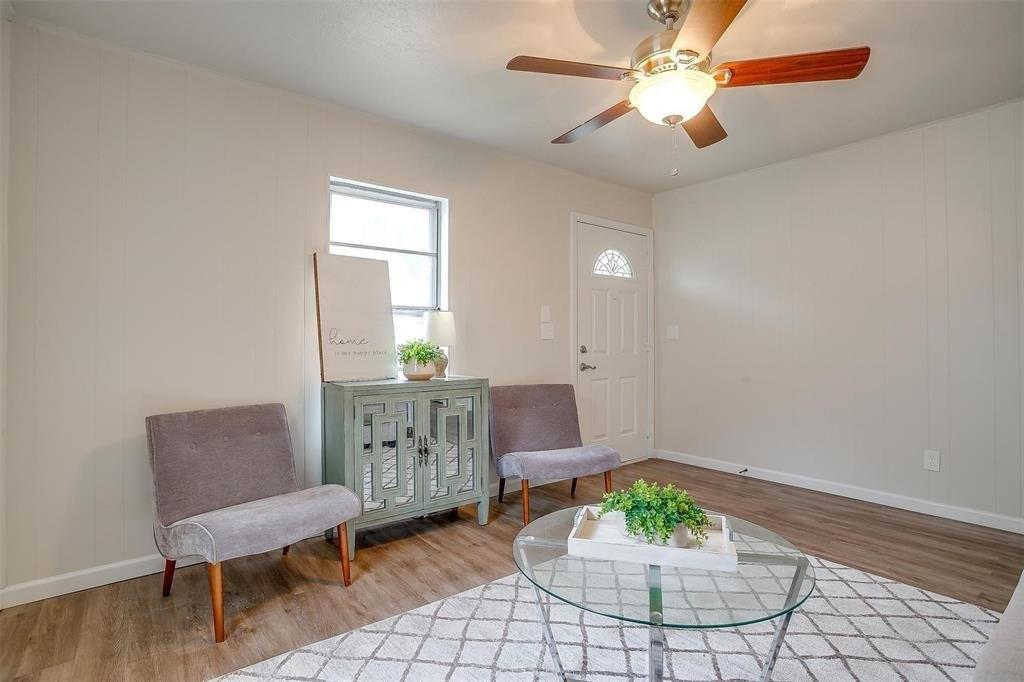 Gene Ln, Haltom City, TX 76117