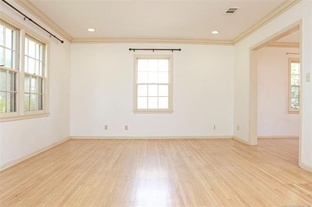 E 18th St, Tulsa, OK 74104