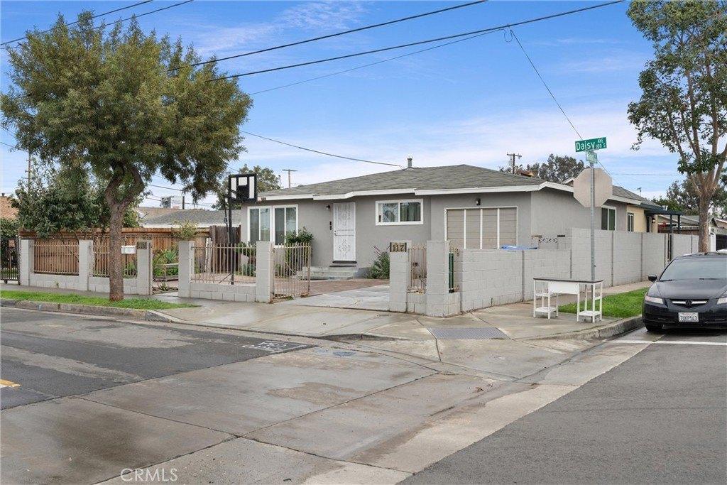 S Daisy Ave, Santa Ana, CA 92703