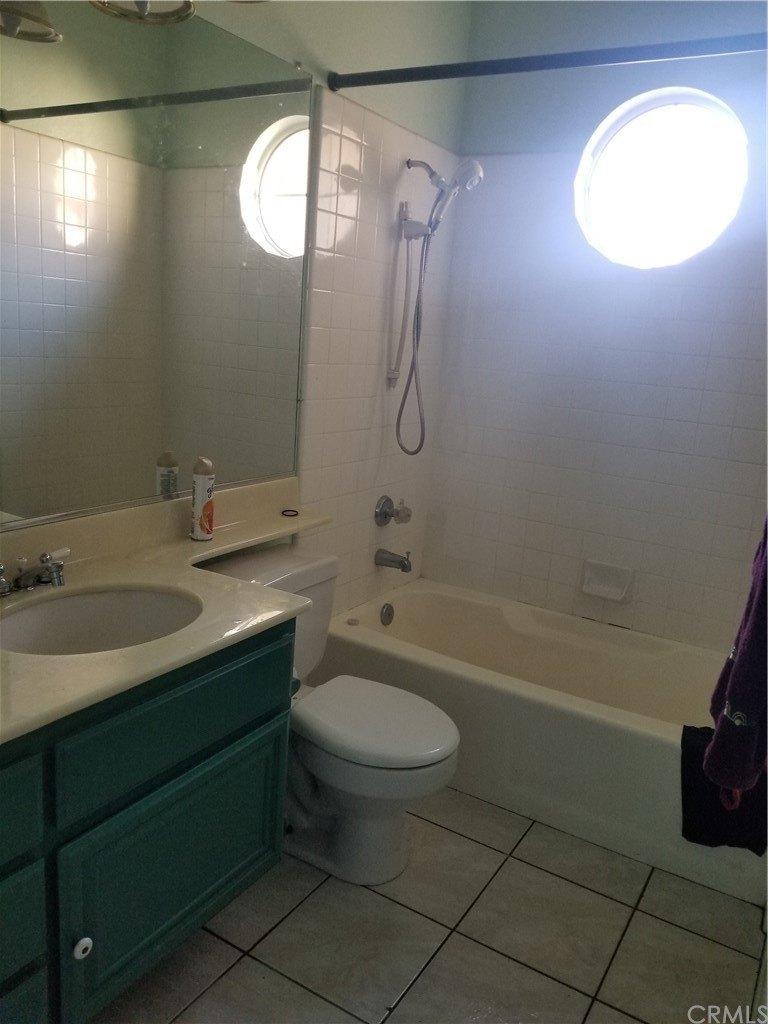 Berkeley Ln, Victorville, CA 92392