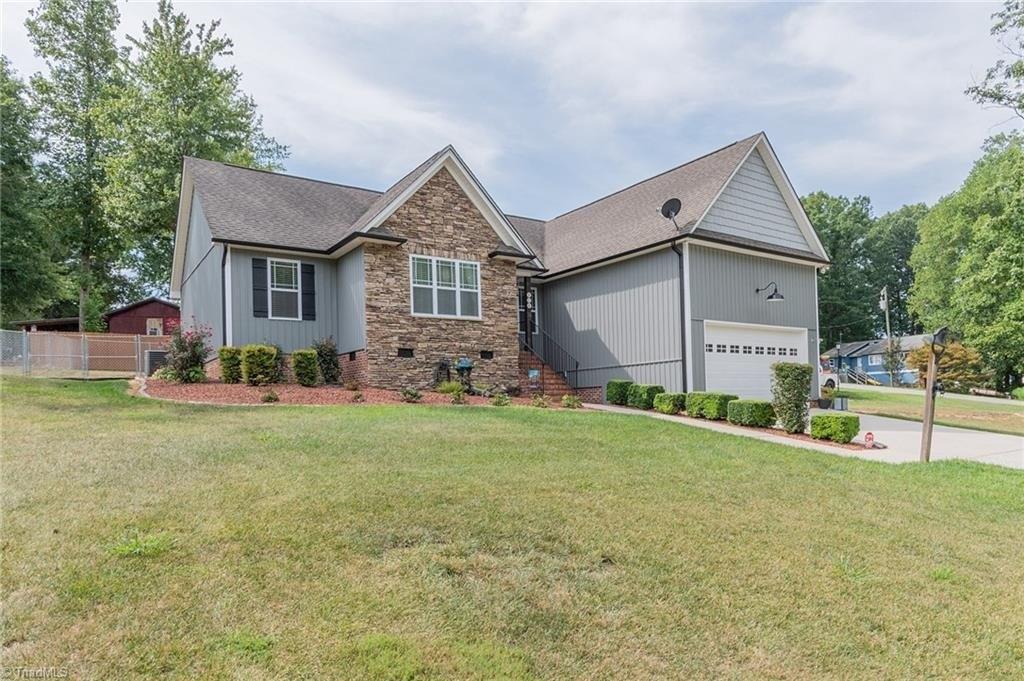 Montgomery Ct, Walnut Cove, NC 27052