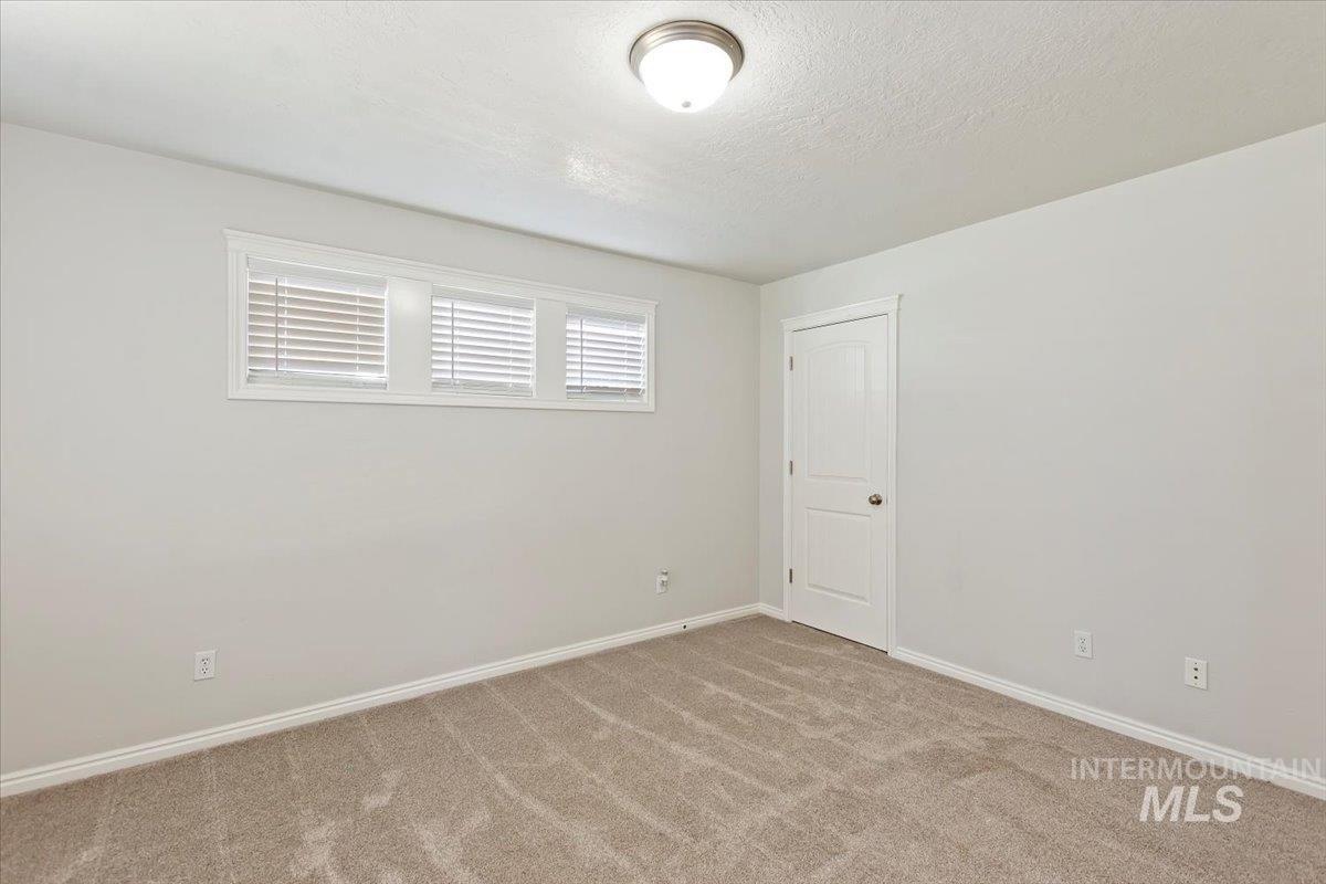 W Graham Ave, Nampa, ID 83651
