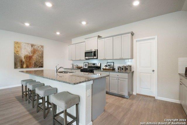 Kornberg Dr, Converse, TX 78109