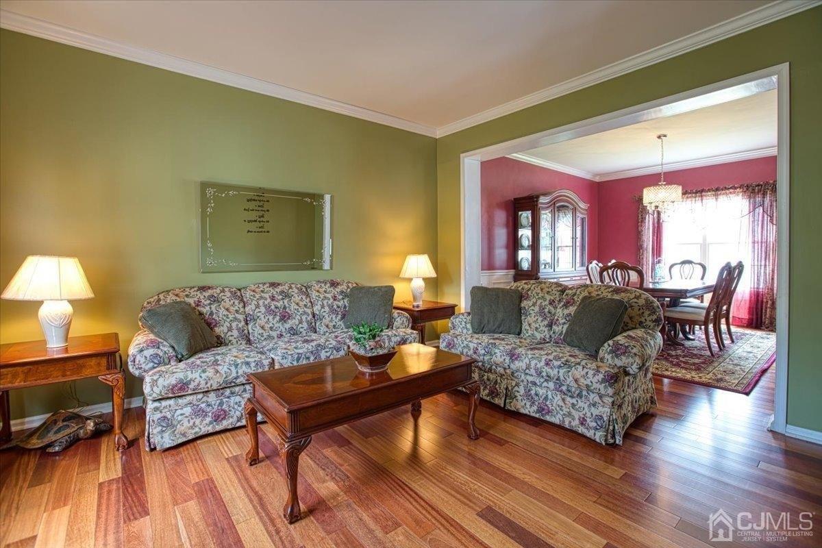 Lark Dr, South River, NJ 08882