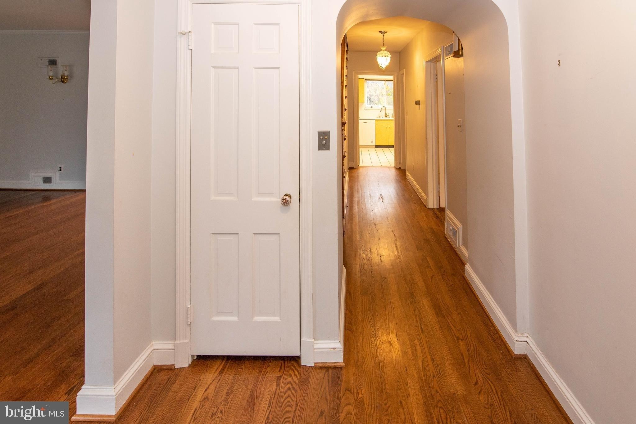 Barton Oaks Rd, Pikesville, MD 21208