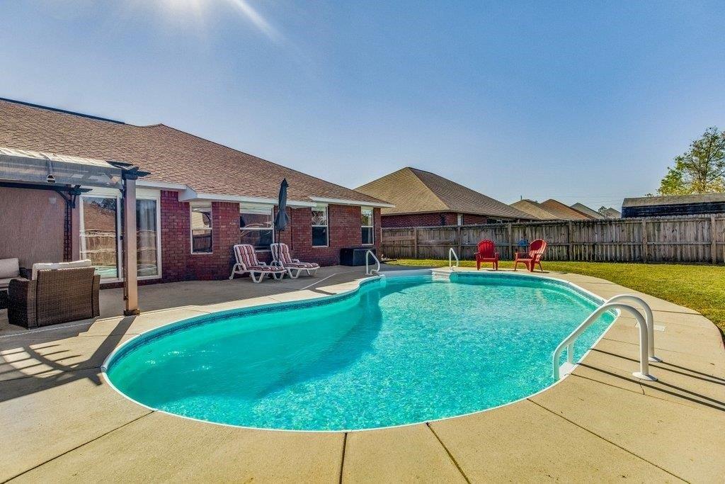 Winchester Cir, Milton, FL 32570