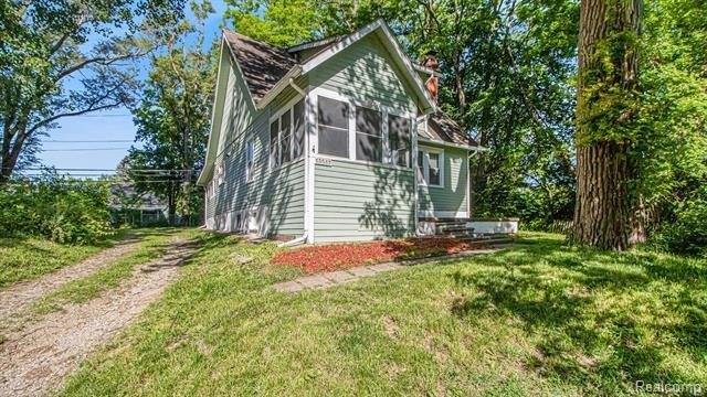 Fenton, Redford, MI 48239
