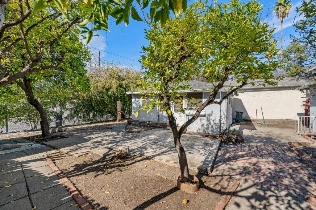 Avocado Ln, Pasadena, CA 91107