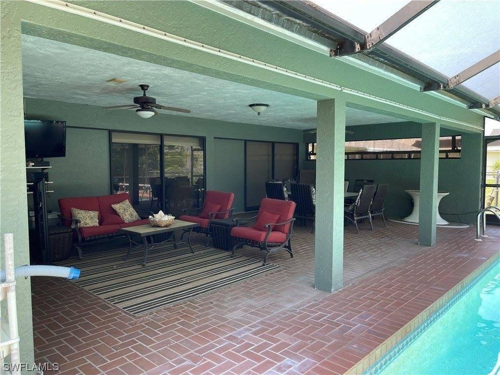 Se 18th Pl, Cape Coral, FL 33904
