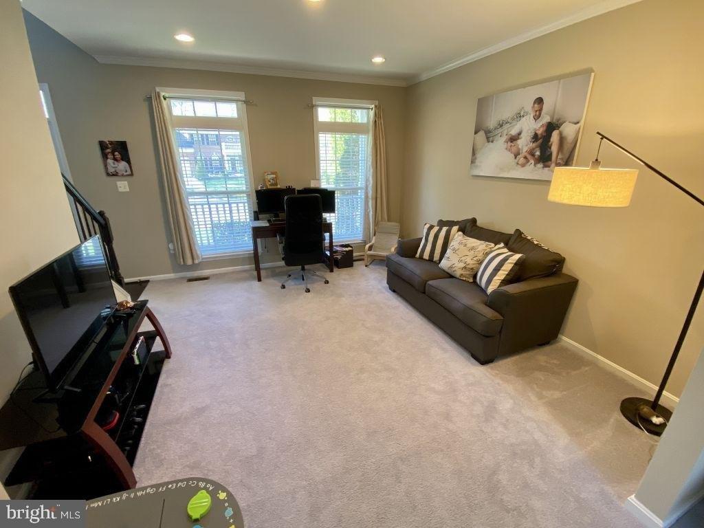 Packard Dr, Woodbridge, VA 22193