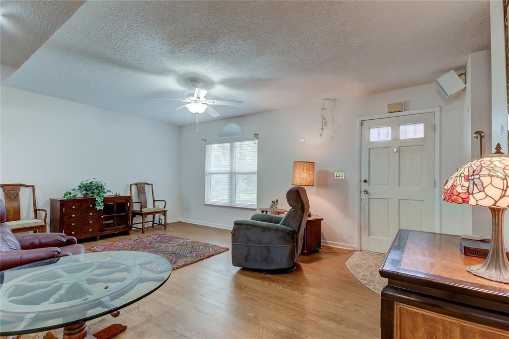 Deleon Ct, Tampa, FL 33615