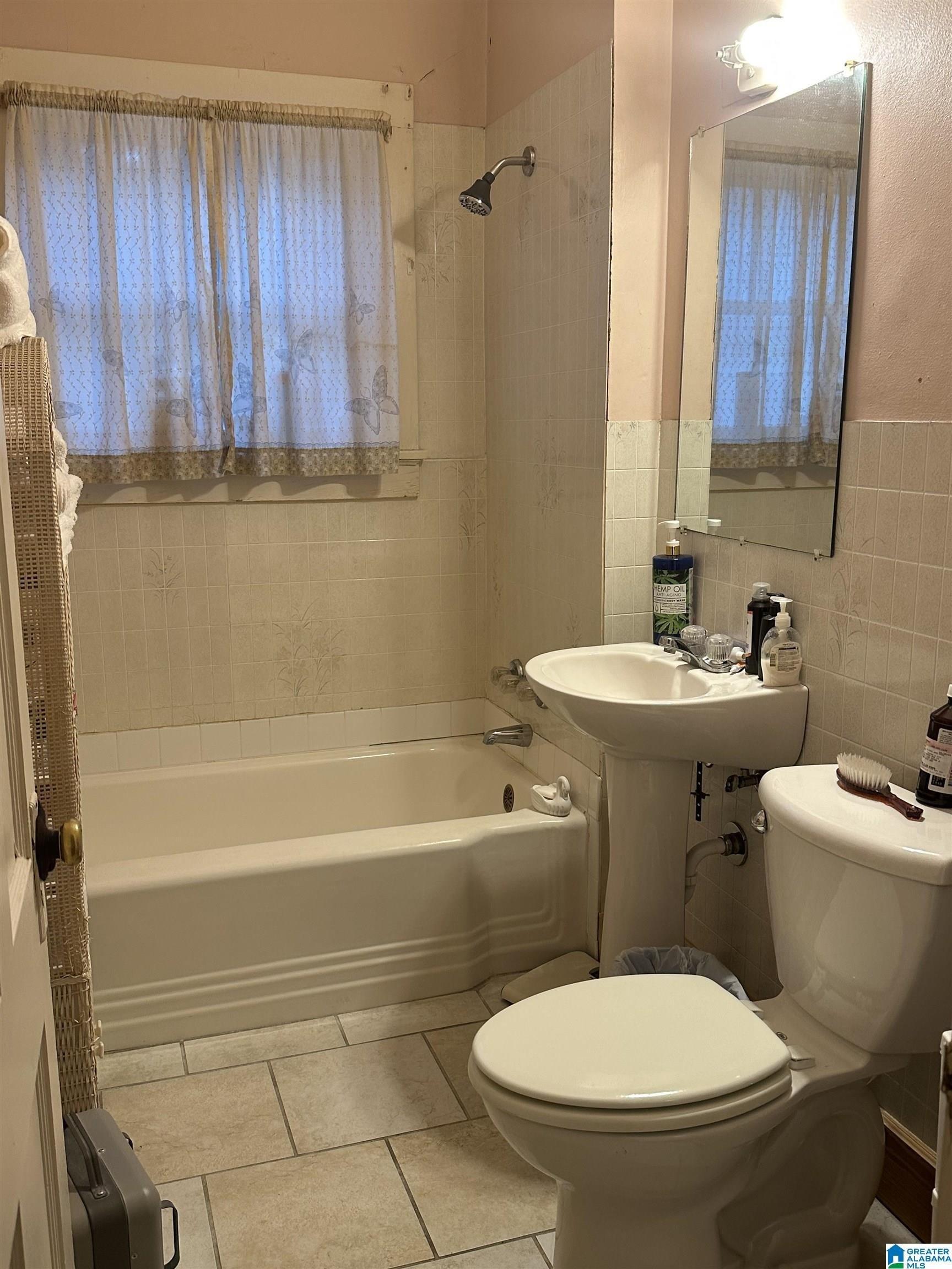 W Parkway, Talladega, AL 35160