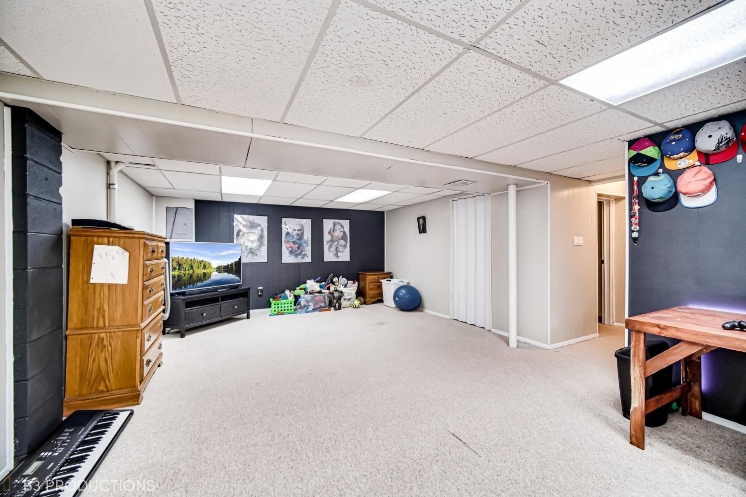 W 8th Pl, Hobart, IN 46342