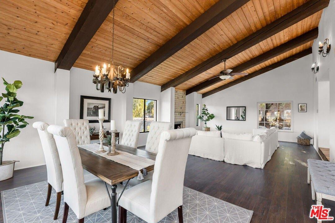 Llano Dr, Woodland Hills, CA 91364