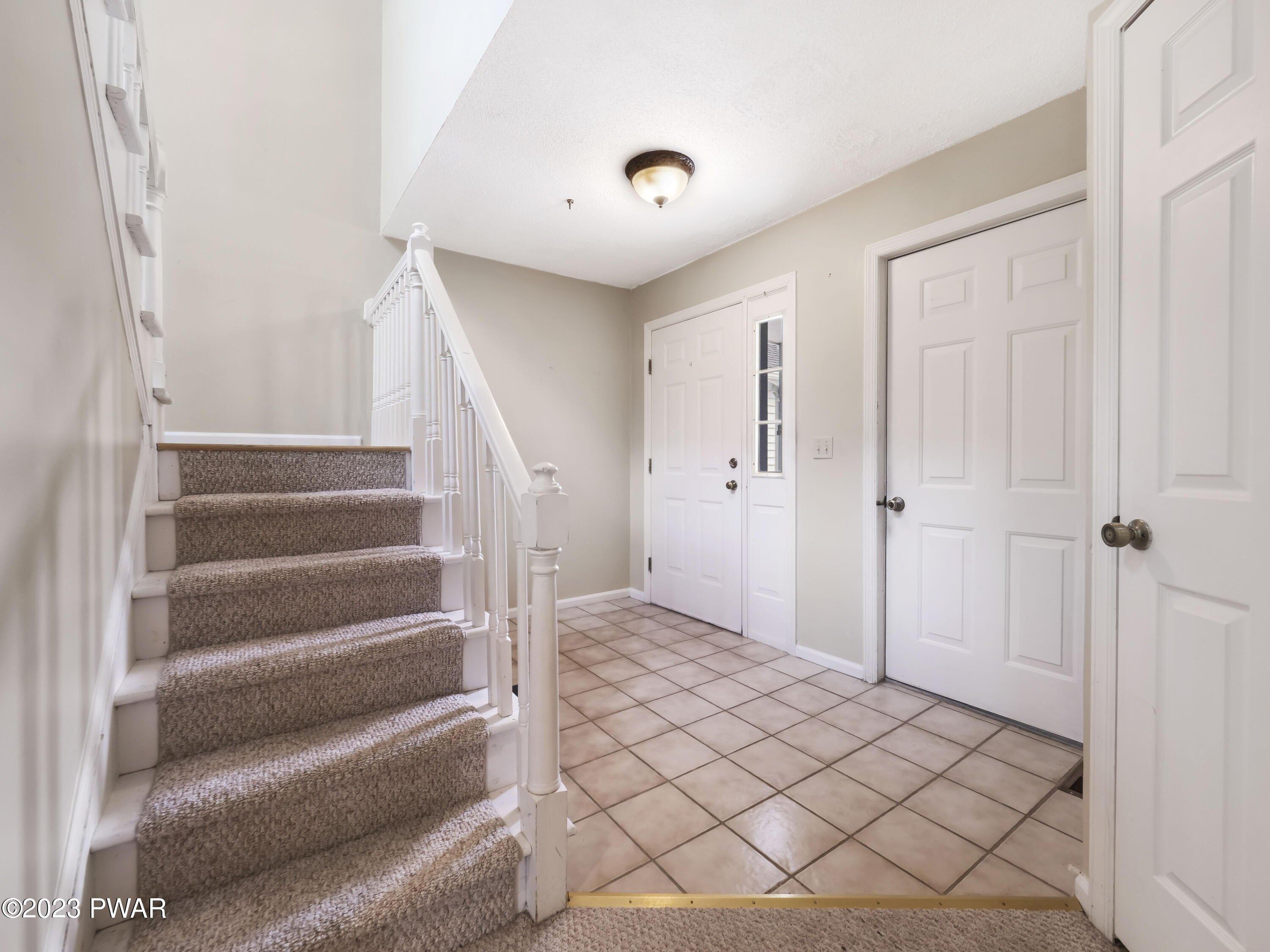 Circle Ct, Milford, PA 18337