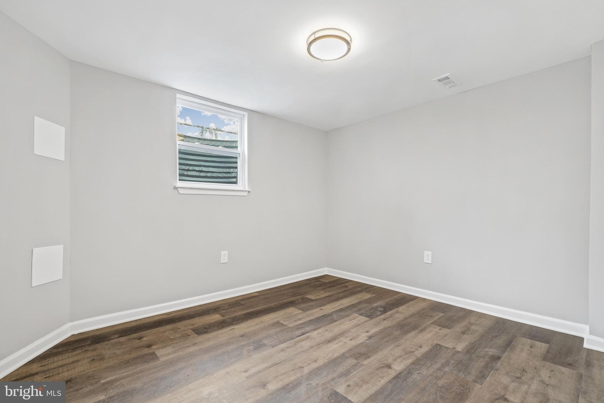 Sutherland Rd, Silver Spring, MD 20901