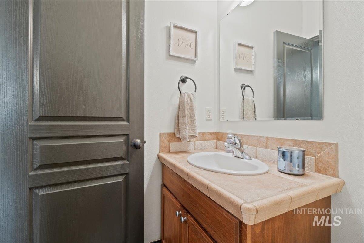 W Divide Creek St, Meridian, ID 83646