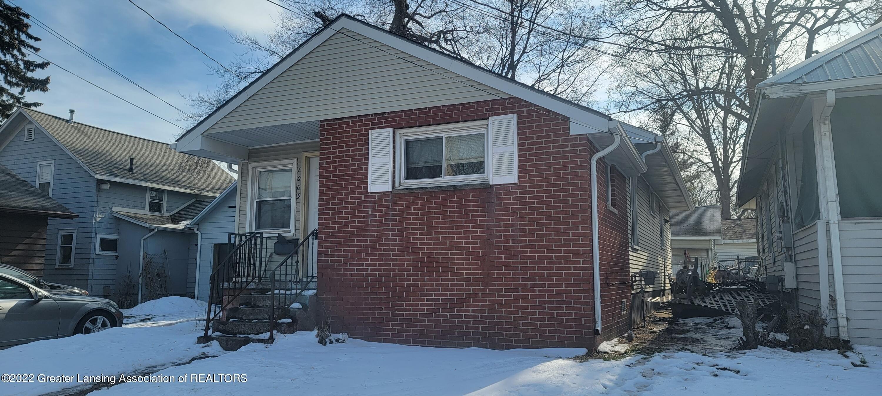 W Oakland Ave, Lansing, MI 48915