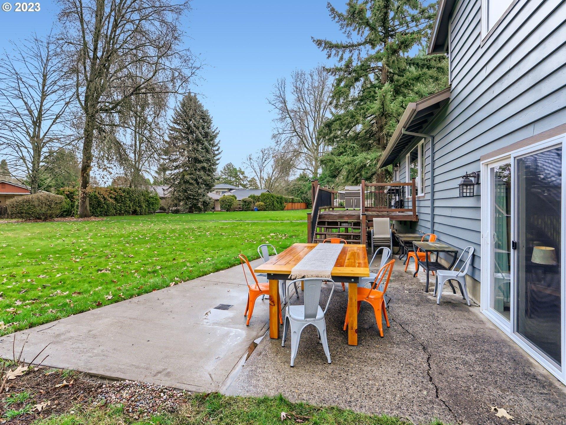 Se Hollyhock Ct, Hillsboro, OR 97123