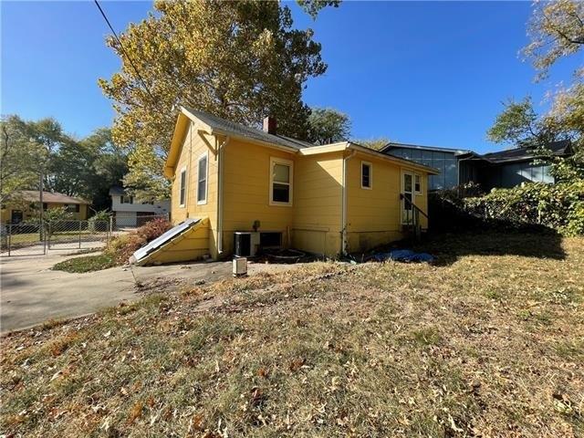 Spruce Ave, Kansas City, MO 64130