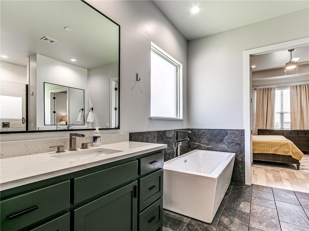 Paseo Bridge Ct, Edmond, OK 73034