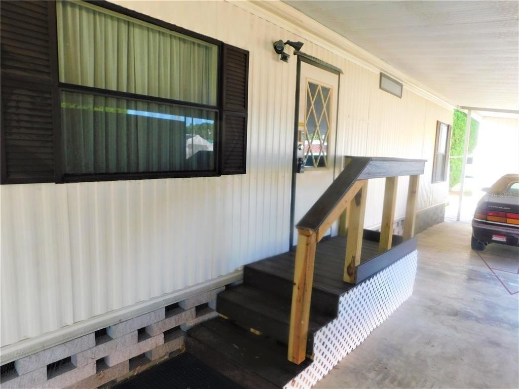 8th Ave, Zephyrhills, FL 33542