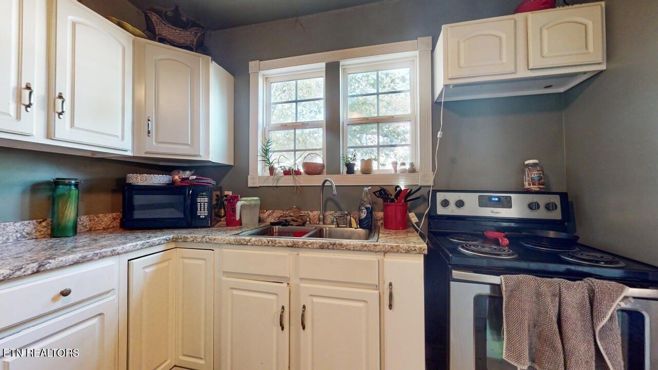 Chickamauga Ave, Knoxville, TN 37917