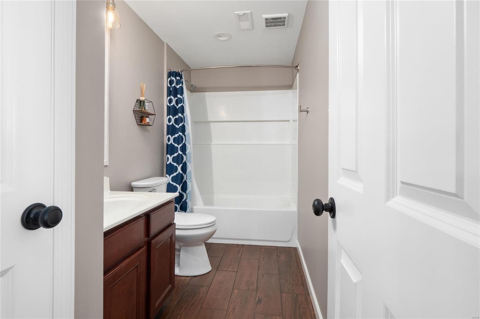 Huntleigh Woods Ct, Wentzville, MO 63385