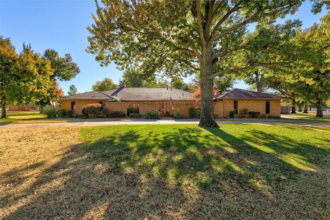 W Charlotte Dr, Oklahoma City, OK 73139