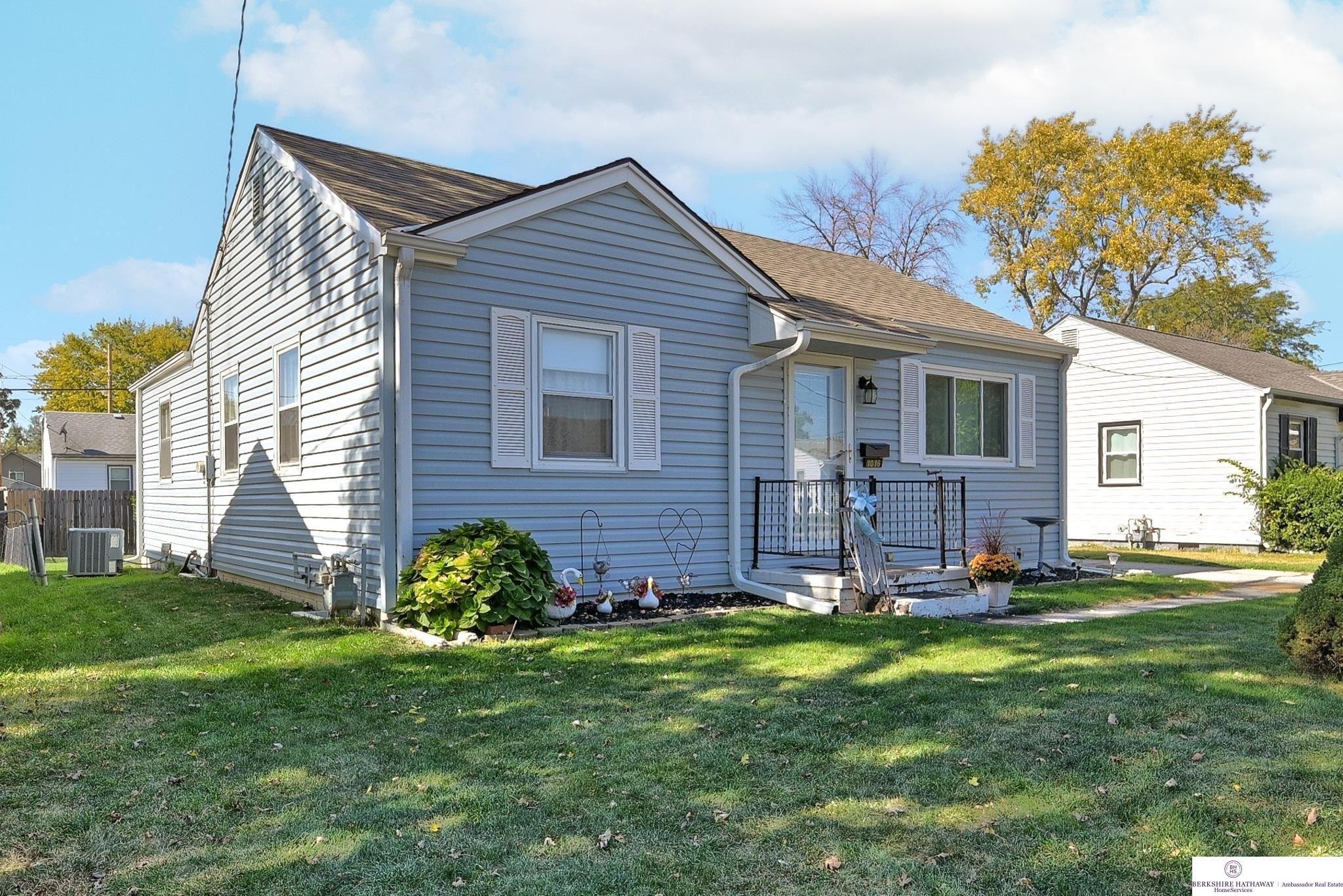 Pine St, Council Bluffs, IA 51501