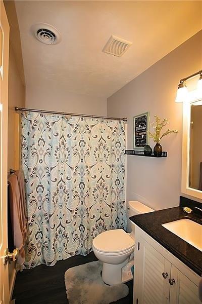 Broad St, Marianna, PA 15345