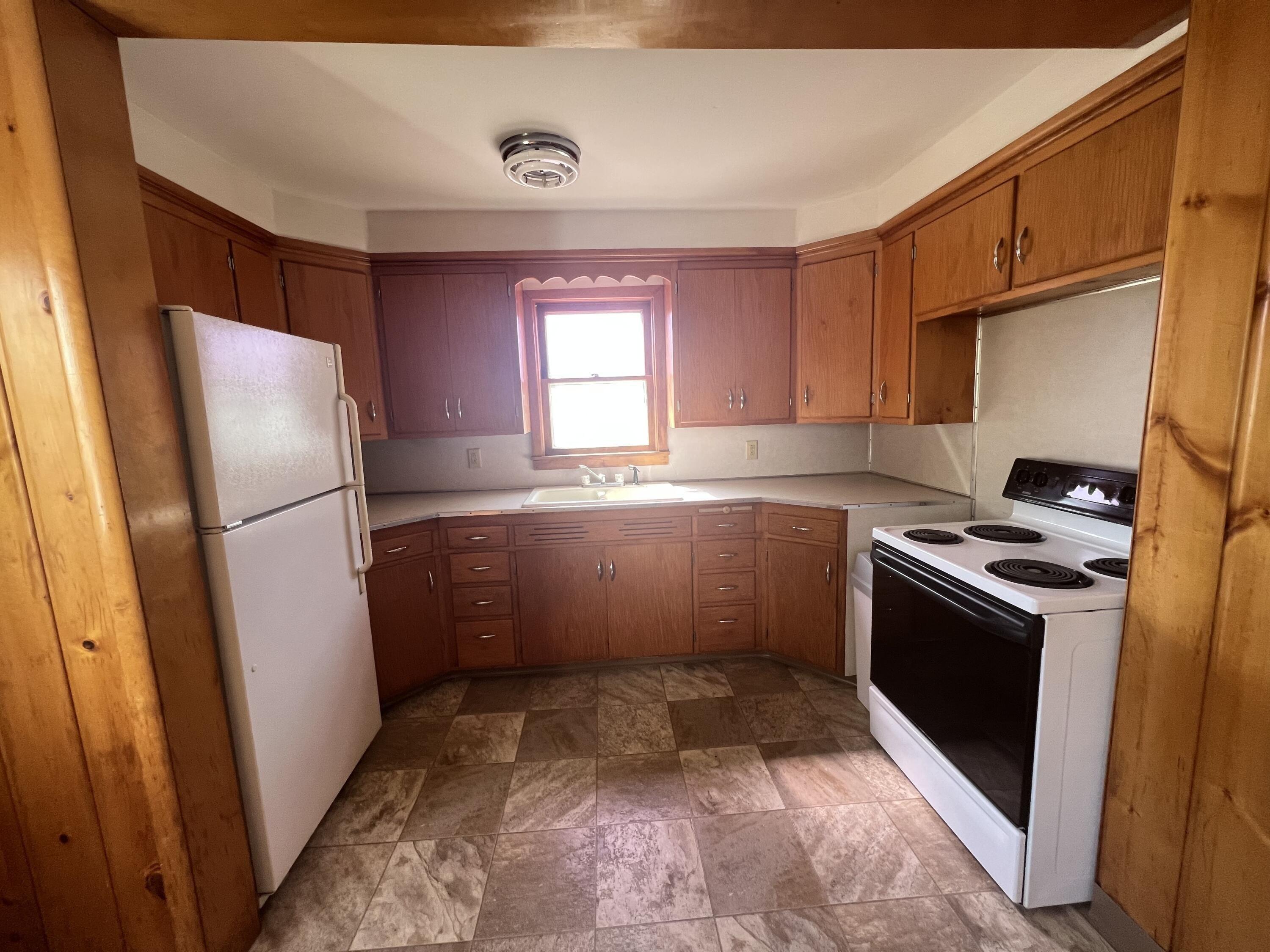 Adams Ave, Sault Sainte Marie, MI 49783