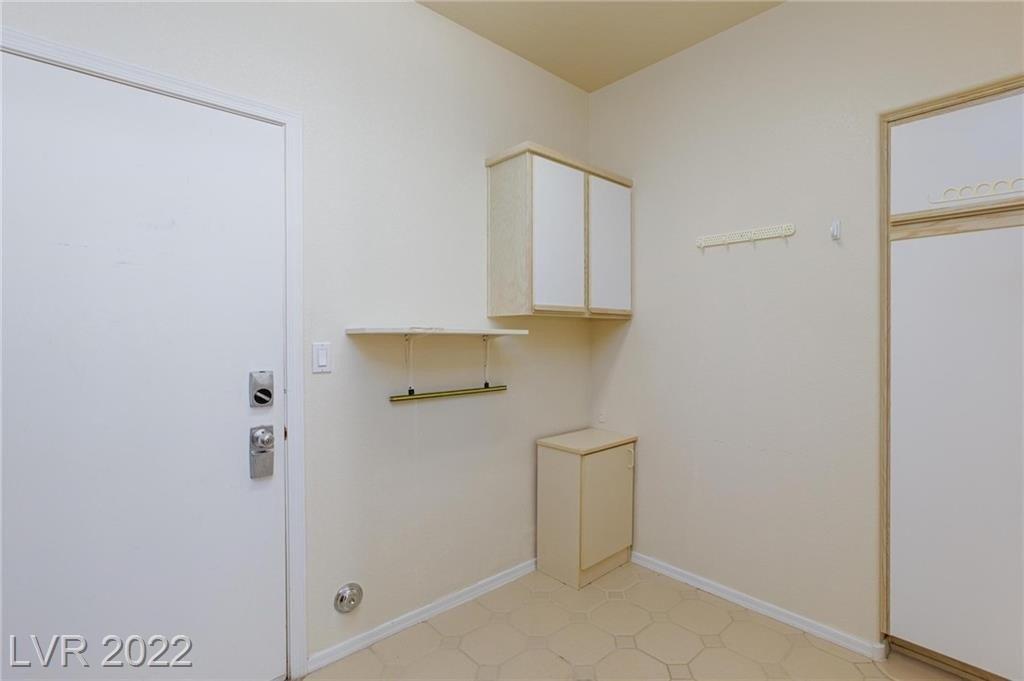 Youngdale Dr, Las Vegas, NV 89134