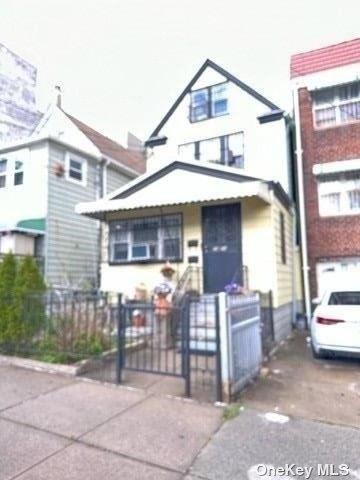 65 St, Woodside, NY 11377