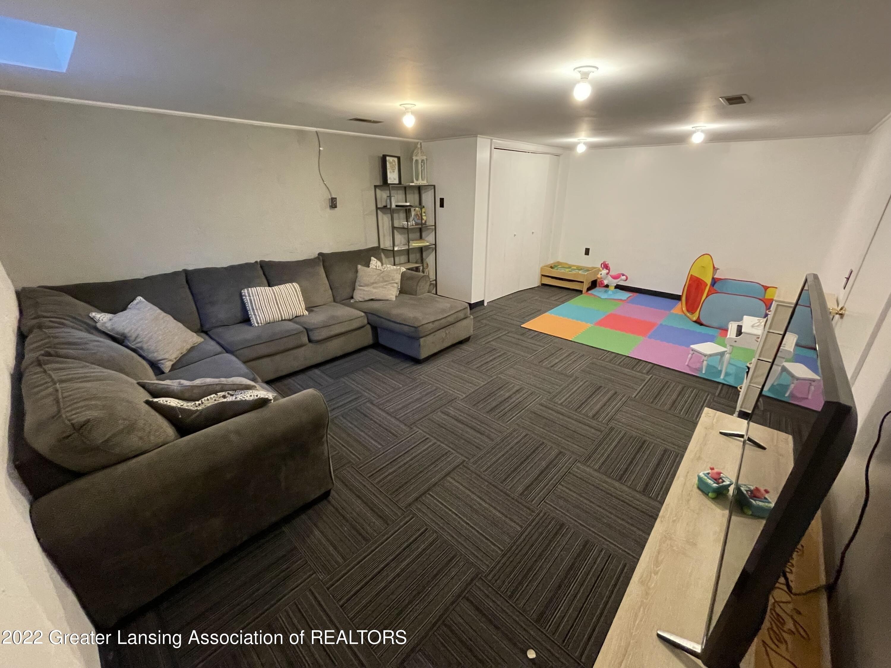Rutherford Ave, East Lansing, MI 48823