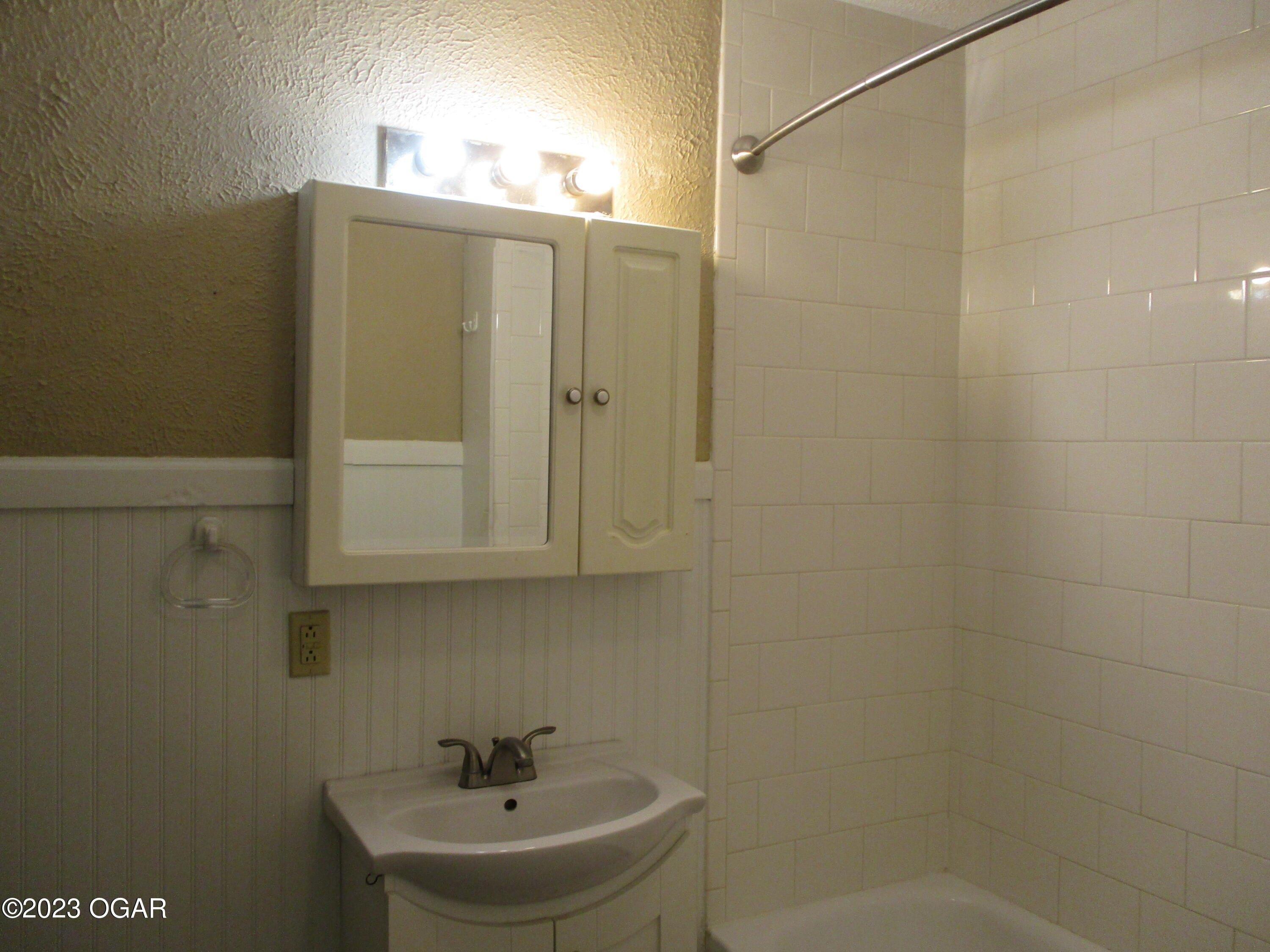 W 31st St, Joplin, MO 64804