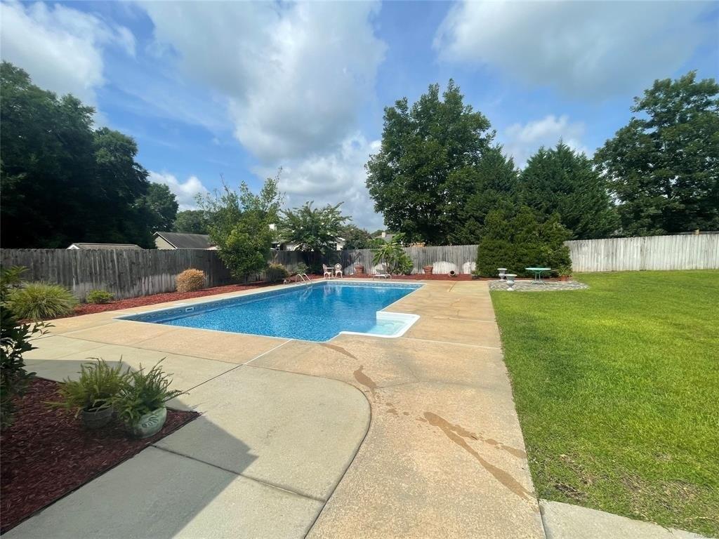 Chapelwood Dr, Enterprise, AL 36330