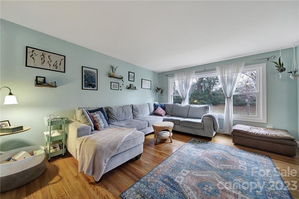Starcrest Dr, Charlotte, NC 28210