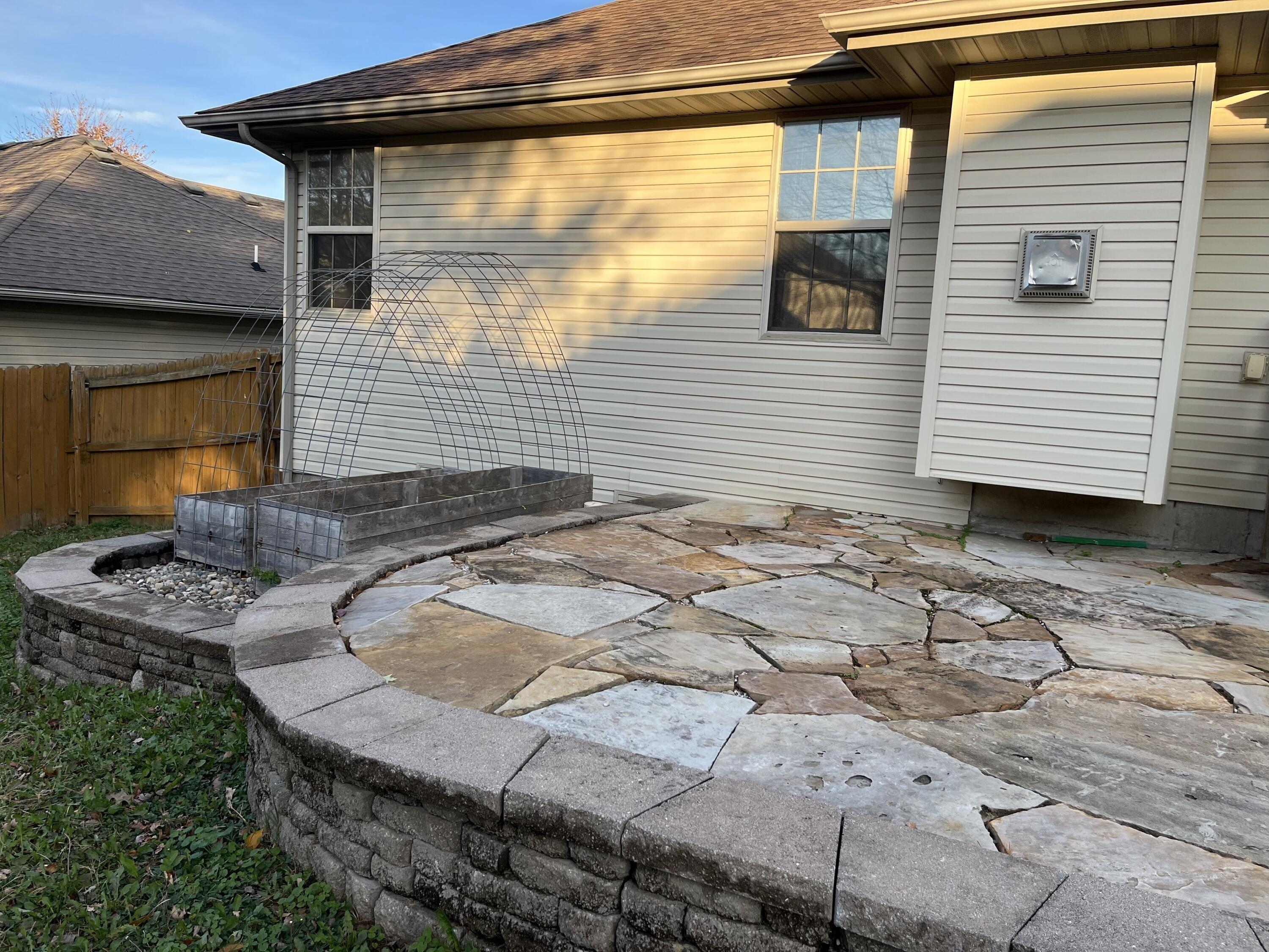S Canterbury Ln, Nixa, MO 65714