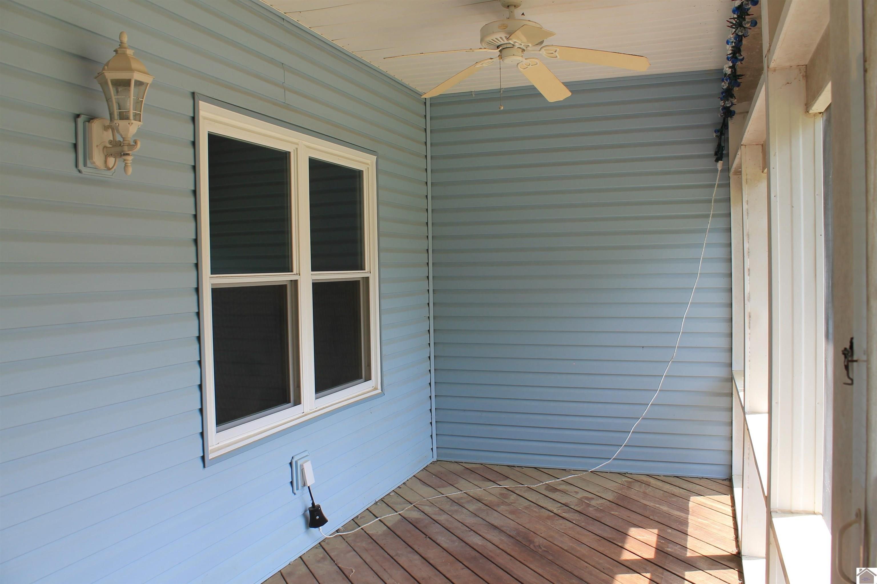Bayshore Dr, Cadiz, KY 42211