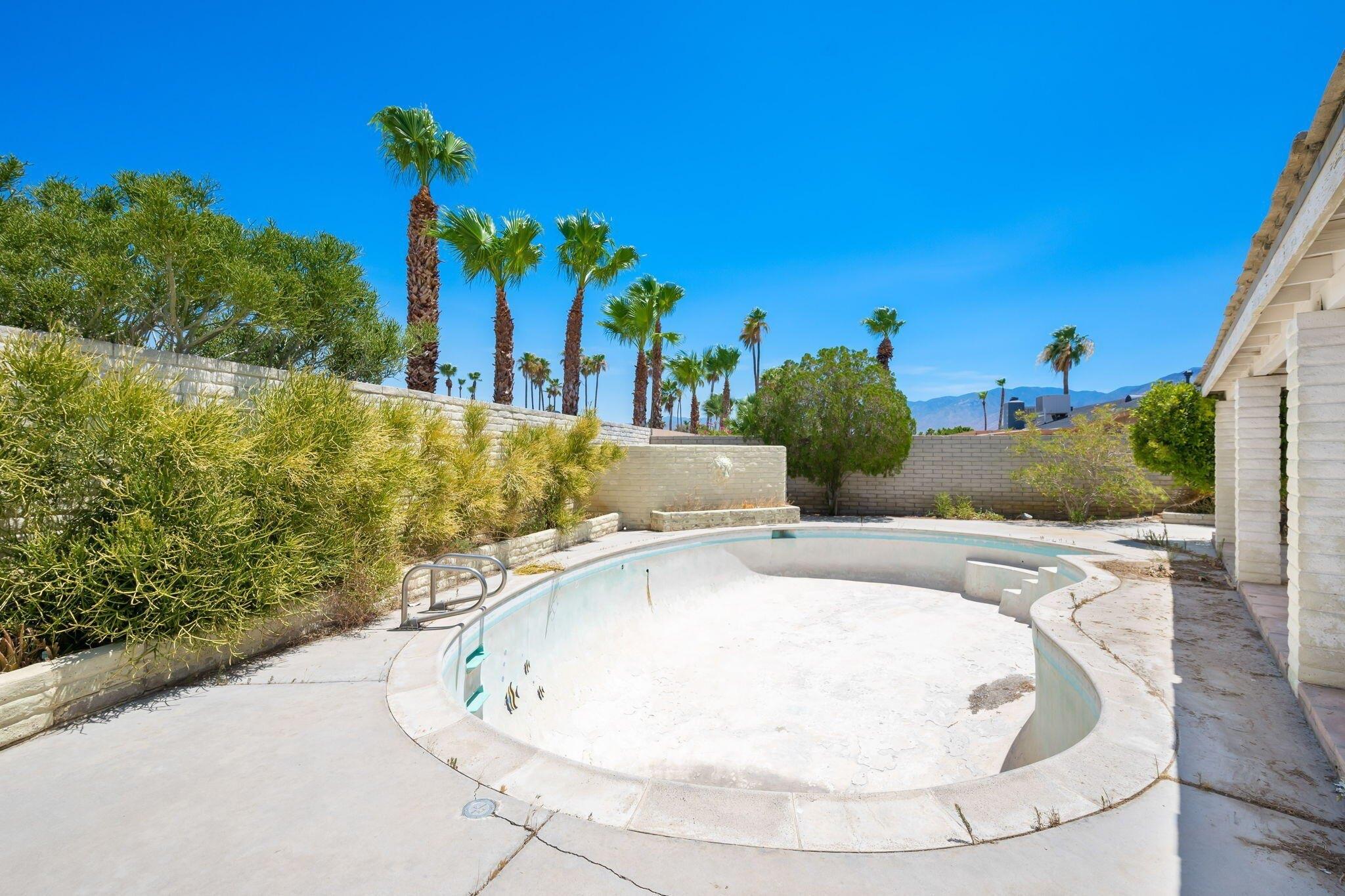 N Aurora Dr, Palm Springs, CA 92262