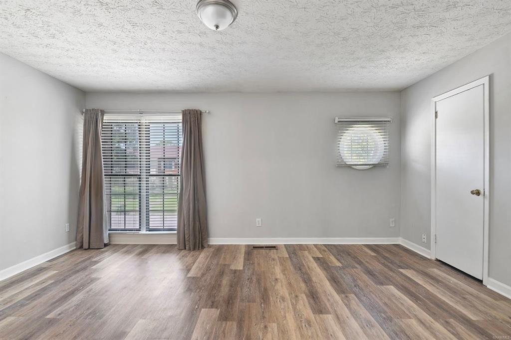 Cobblestone Ct, Montgomery, AL 36117