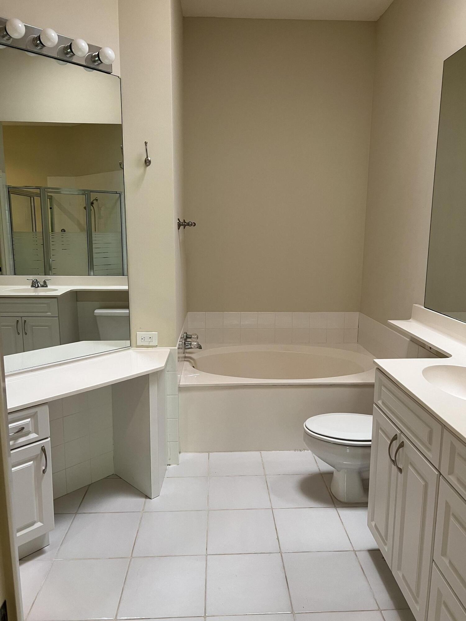 Lost Bridge Dr, Palm Beach Gardens, FL 33410