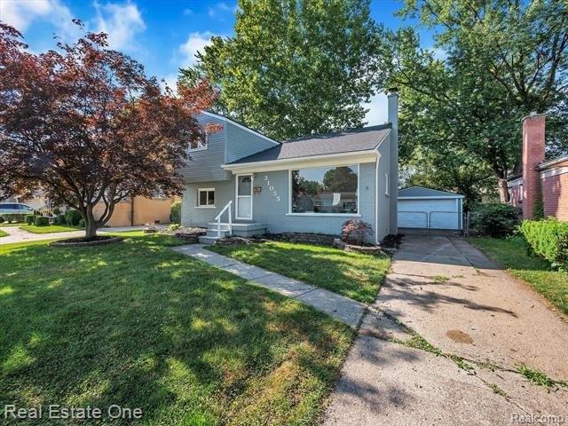Geraldine St, Westland, MI 48185