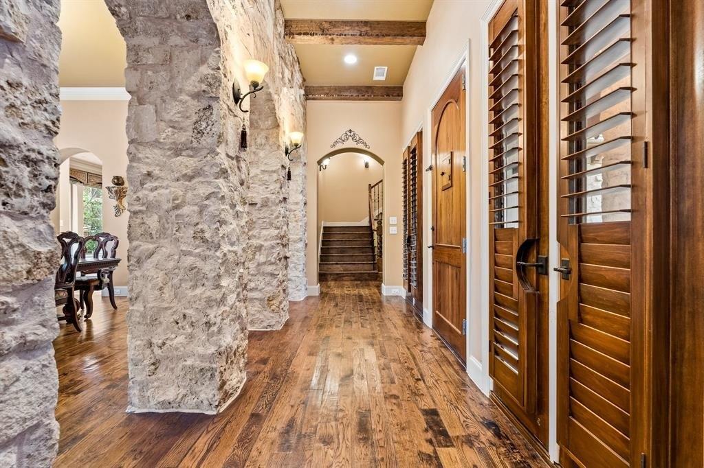 Kimberlee Ln, Lewisville, TX 75077