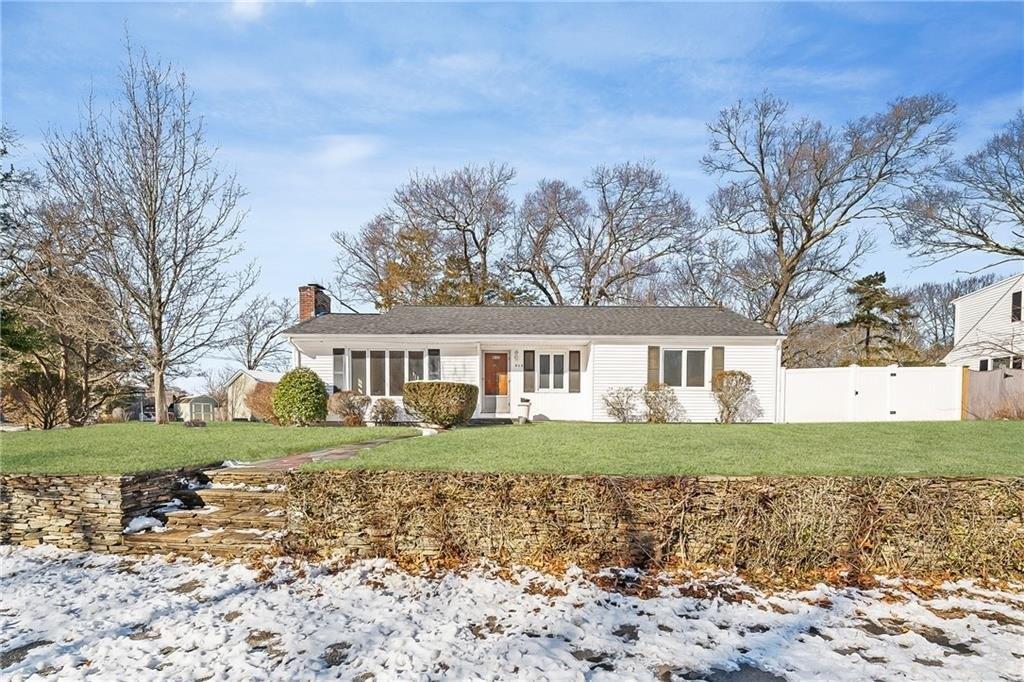 Squantum Dr, Warwick, RI 02888