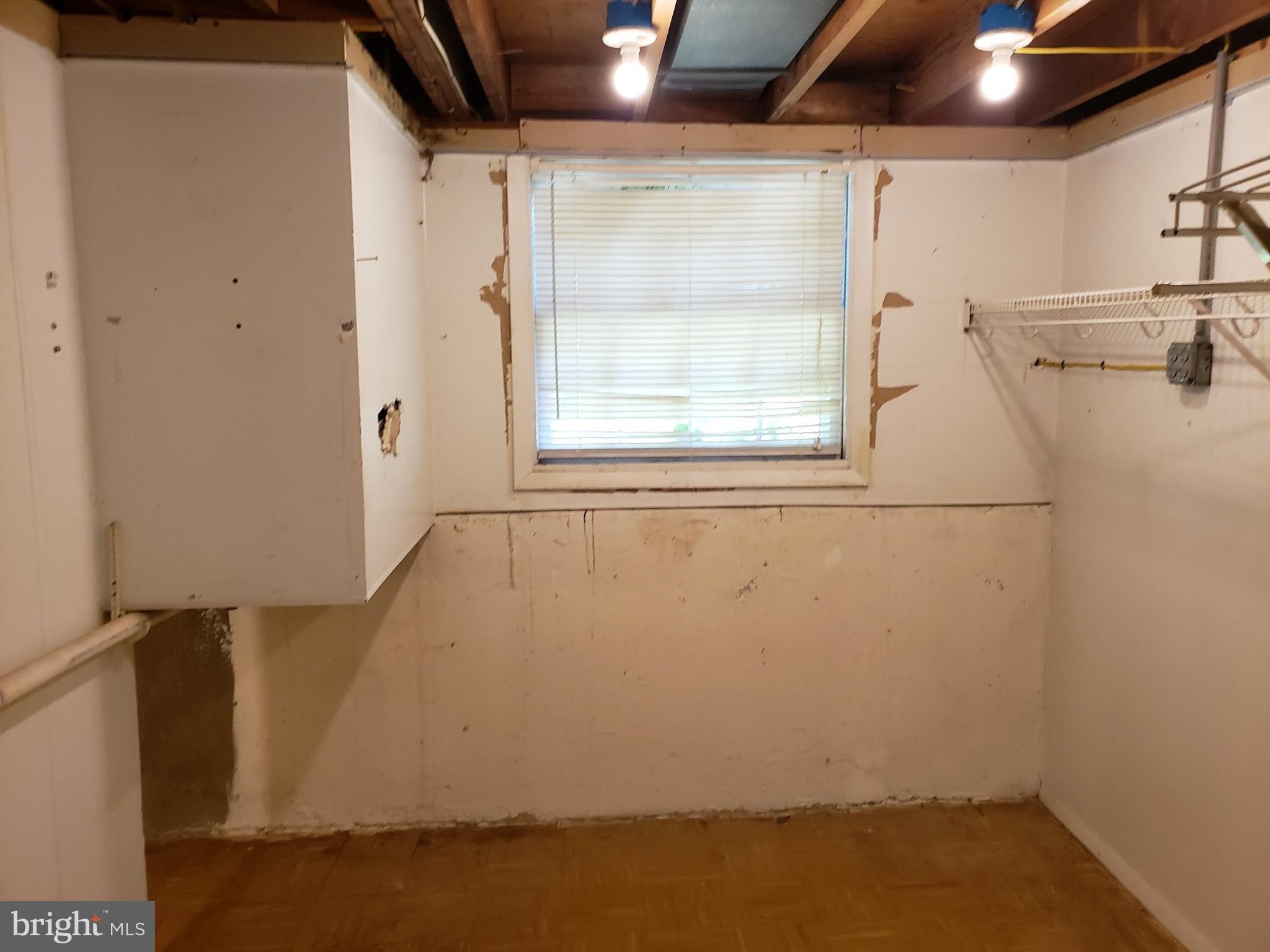 Glyndon Dr, Reisterstown, MD 21136