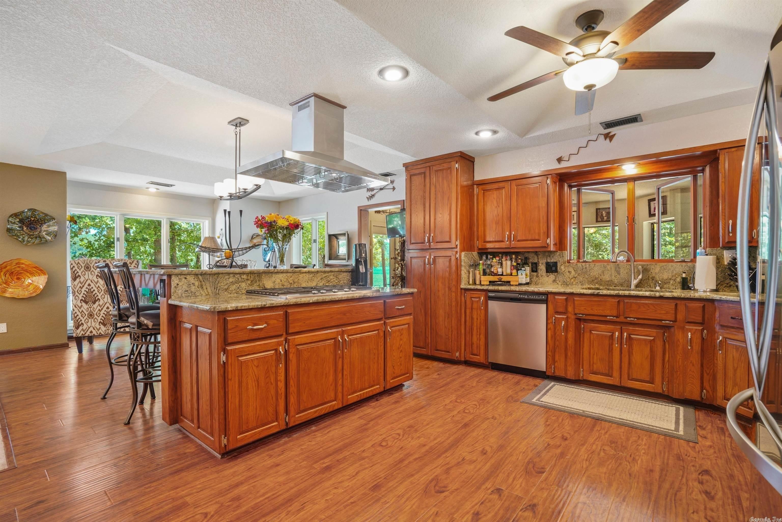 Romano Ln, Hot Springs Village, AR 71909