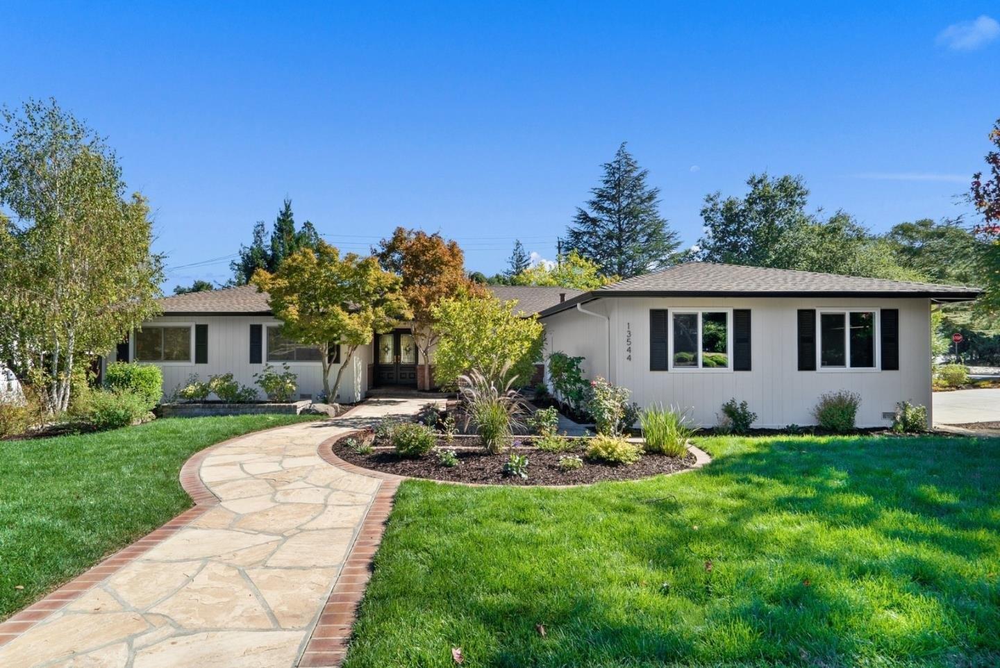Debbie Ln, Saratoga, CA 95070