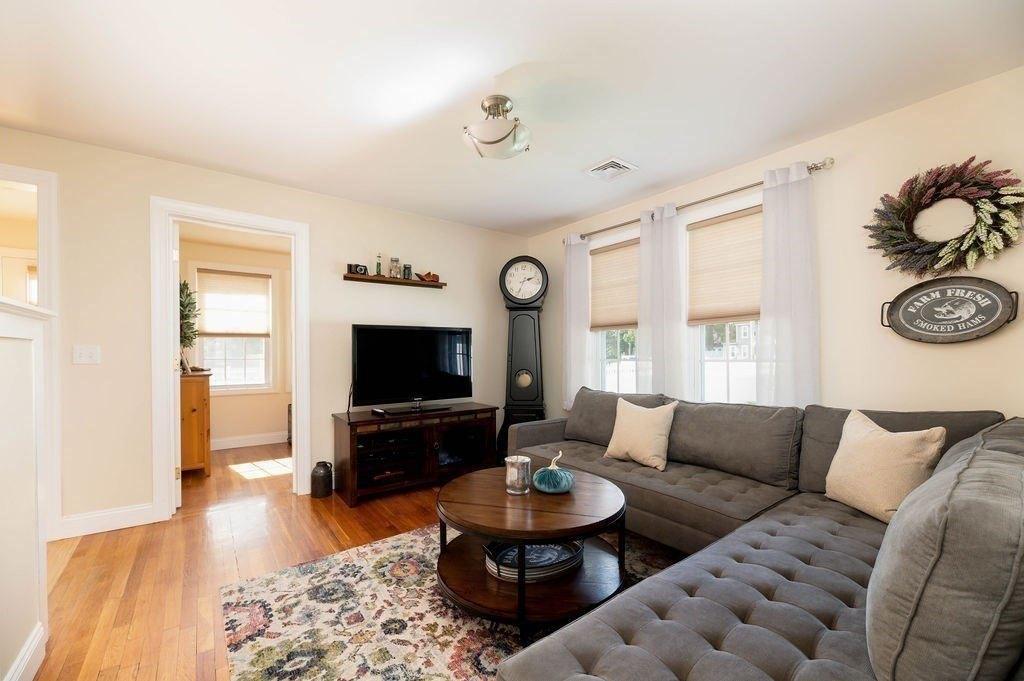 Sunset Ave, Chelmsford, MA 01824
